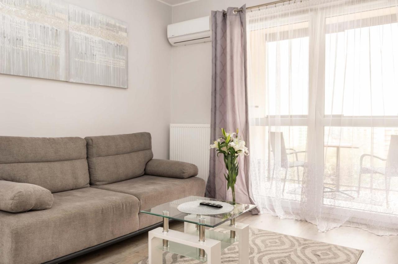 Galeria Rondo Wiatraczna Apartments Varşovia Exterior foto